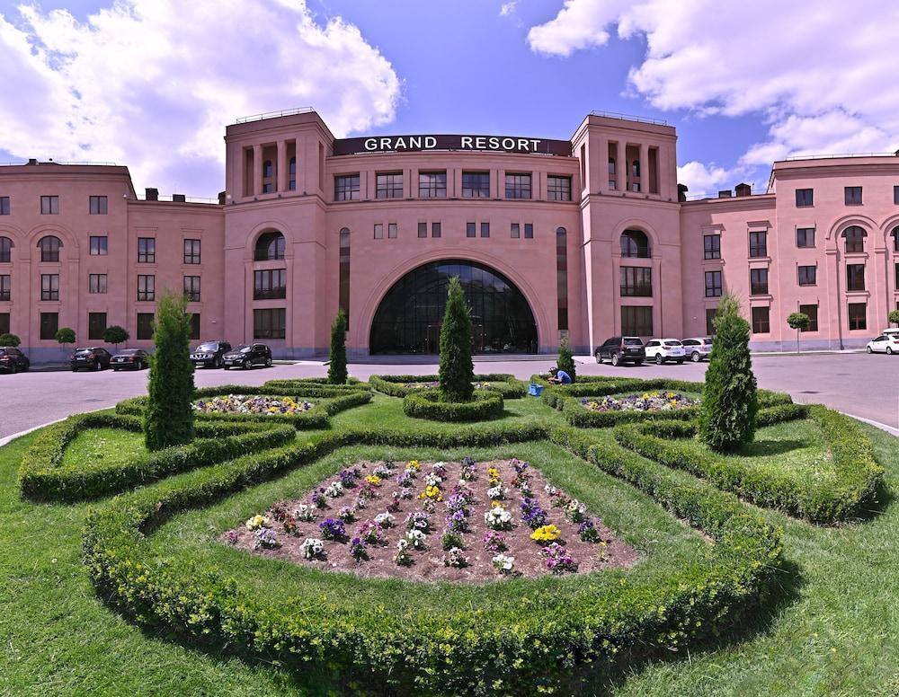 Grand Resort Jermuk Exterior photo