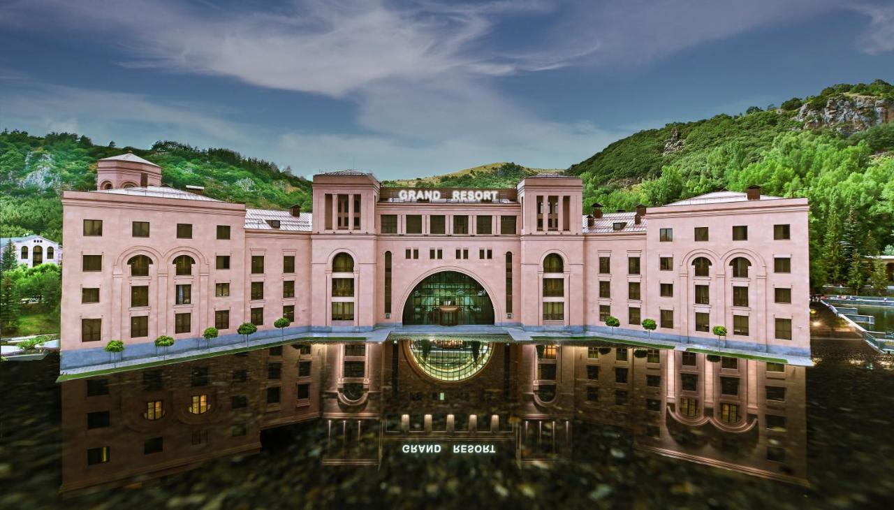 Grand Resort Jermuk Exterior photo