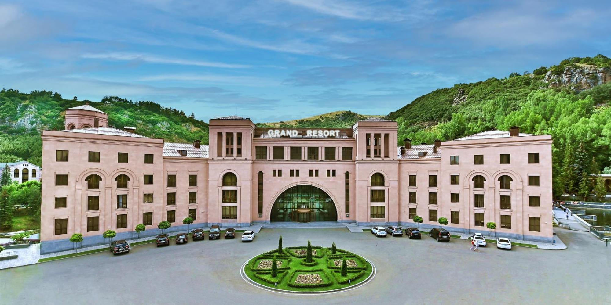 Grand Resort Jermuk Exterior photo